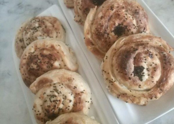 ici-yumos-disi-citir-gul-boregi-patates-ve-peynirli-15-3ApubwI5.jpeg