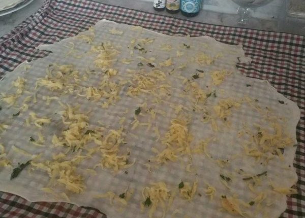 ici-yumos-disi-citir-gul-boregi-patates-ve-peynirli-2-ZN2mVC59.jpeg