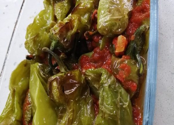 sarimsakli-domates-soslu-kat-kat-koy-biberi-kizartmasi-8-BaeYAMEG.jpg
