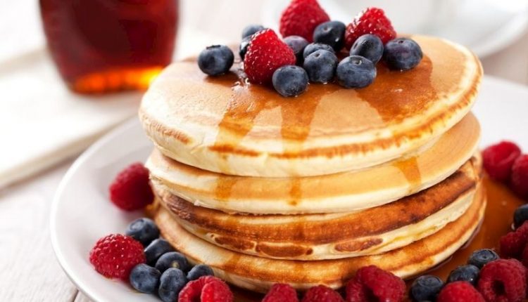 cikolatali-orman-meyveli-pancake-8tUhiXKz.jpg