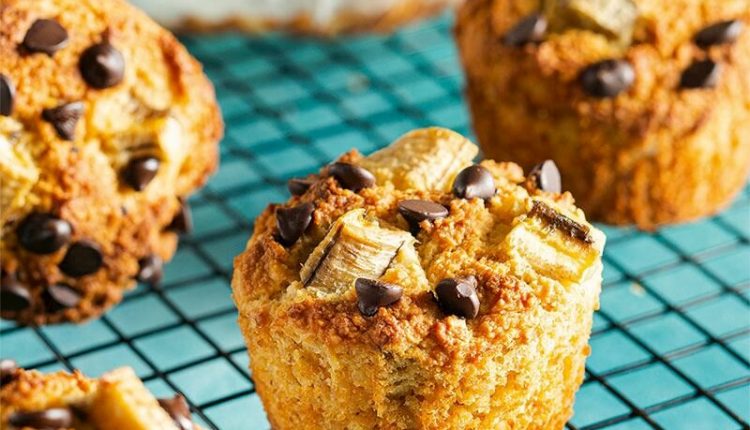 badem-unlu-muzlu-ve-cikolatali-muffin-sGx8wx9e.jpg