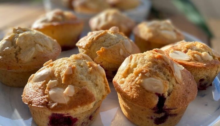 visneli-bademli-muffin-w981S5tF.jpg