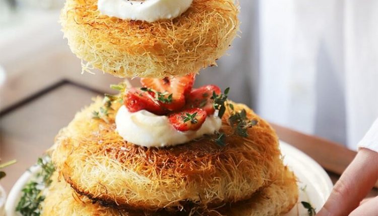 bal-serbetli-labne-ve-cilekli-tel-kadayif-SBwyjPUn.jpg