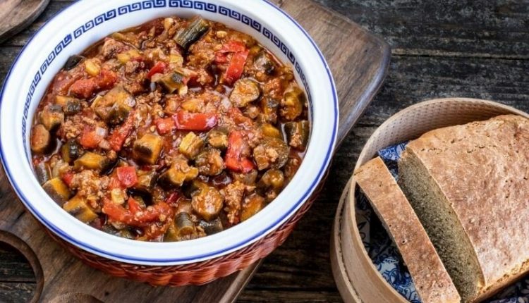kiymali-patlican-yemegi-WrLehBuE.jpg