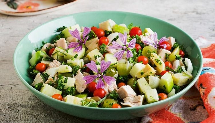 tarhun-otlu-tavuk-salatasi-VkGWtRzy.jpg