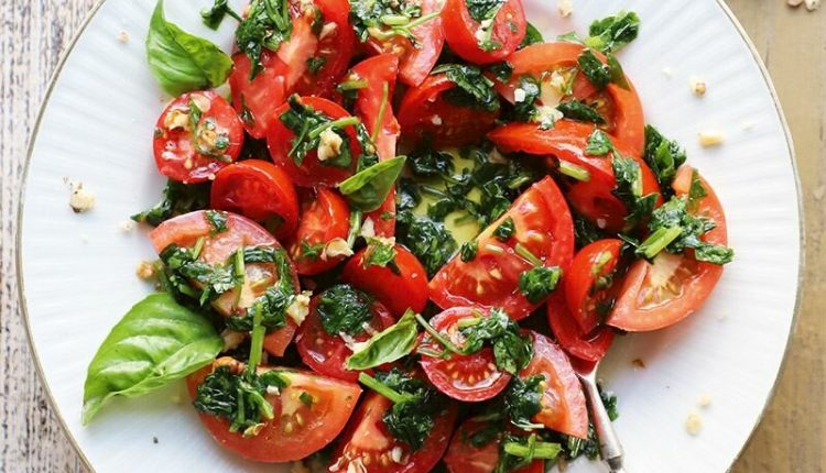 yesil-soslu-sogus-domates-salatasi-XBmQUlau.jpg