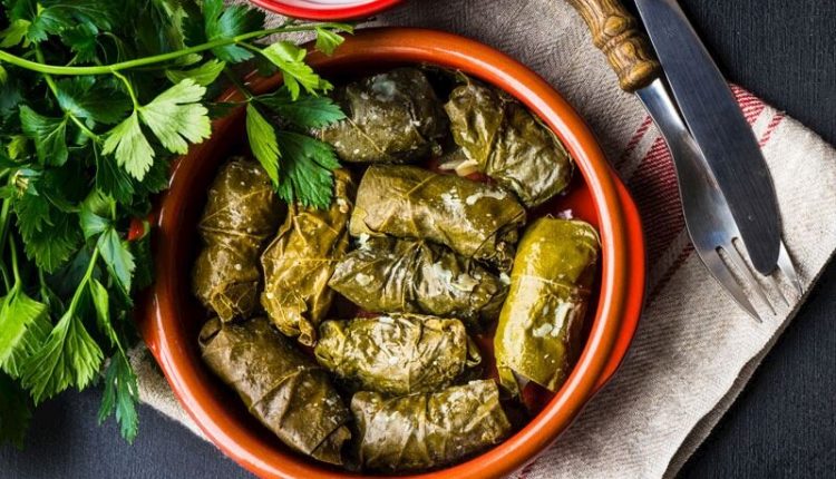 guvecte-yaprak-sarma-nwX31bdU.jpg